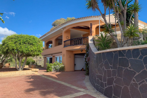 Entrance to the villa