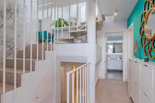 Entrance hall with staircase