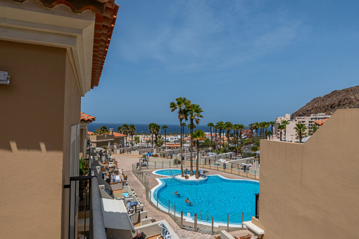 Pool and sea views