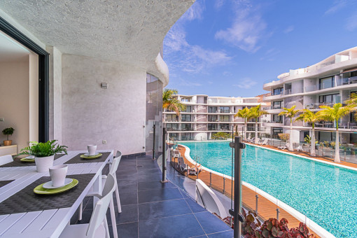 Modern 2-bedroom apartment in the prestigious Las Olas residential complex in Palm-Mar, Arona