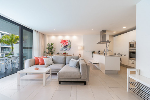 Open kitchen, living and dining area