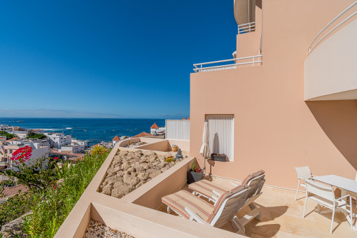 Beautiful, refurbished apartment with sea views in Oasis La Caleta