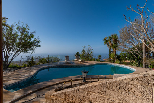 Pool and sea views