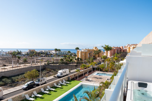 Modern apartment in La Caleta with terraces, jacuzzi and ocean views